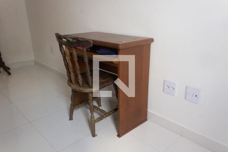 Detalhe quarto de apartamento para alugar com 2 quartos, 90m² em Guilhermina, Praia Grande