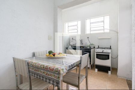 Sala e Cozinha de casa para alugar com 2 quartos, 40m² em Jardim Santo Elias, São Paulo