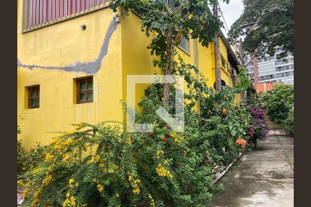 Studio para alugar com 28m², 1 quarto e sem vaga Studio para alugar com 28m², 1 quarto e sem vagaFachada