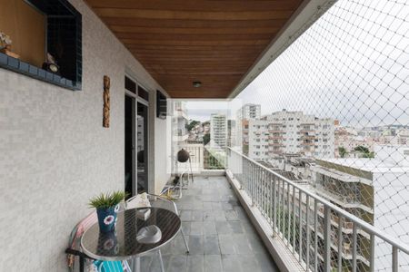 Apartamento à venda com 120m², 4 quartos e 2 vagas Apartamento à venda com 120m², 4 quartos e 2 vagasVaranda da Sala