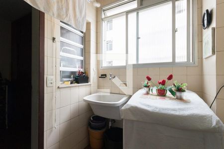 Apartamento à venda com 120m², 4 quartos e 2 vagas Apartamento à venda com 120m², 4 quartos e 2 vagasCozinha e Área de Serviço