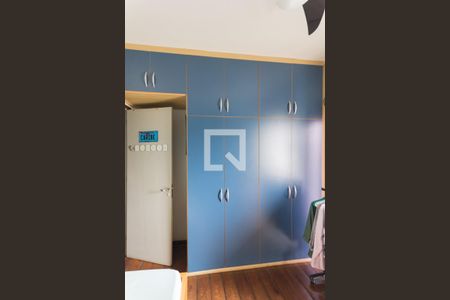 Apartamento à venda com 120m², 4 quartos e 2 vagas Apartamento à venda com 120m², 4 quartos e 2 vagasQuarto 1