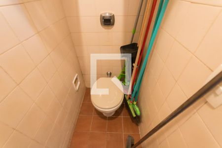 Apartamento à venda com 120m², 4 quartos e 2 vagas Apartamento à venda com 120m², 4 quartos e 2 vagasBanheiro de Serviço