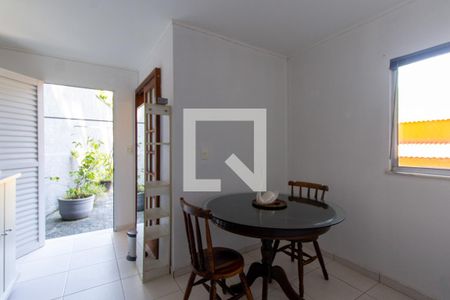 Casa à venda com 350m², 6 quartos e 6 vagas Casa à venda com 350m², 6 quartos e 6 vagasCasa de Hóspedes