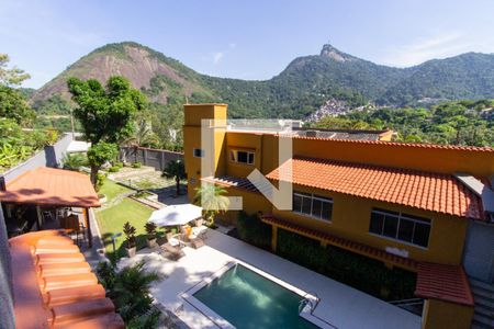 Casa à venda com 350m², 6 quartos e 6 vagas Casa à venda com 350m², 6 quartos e 6 vagasJardim (Vista Casa de Hóspedes)