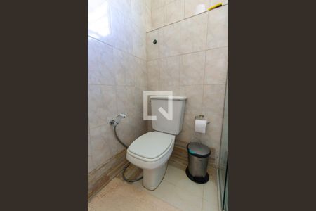 Casa à venda com 350m², 6 quartos e 6 vagas Casa à venda com 350m², 6 quartos e 6 vagasBanheiro Corredor