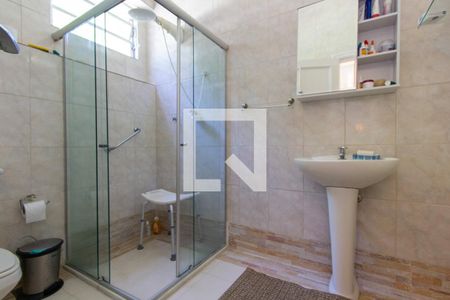 Casa à venda com 350m², 6 quartos e 6 vagas Casa à venda com 350m², 6 quartos e 6 vagasBanheiro Corredor