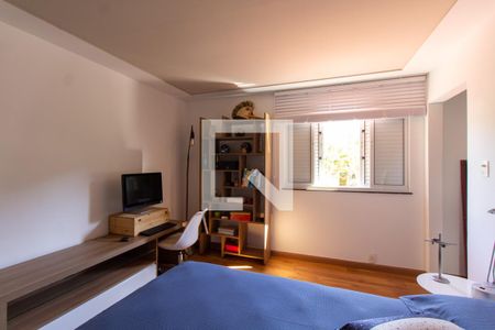 Casa à venda com 350m², 6 quartos e 6 vagas Casa à venda com 350m², 6 quartos e 6 vagasSuite 2