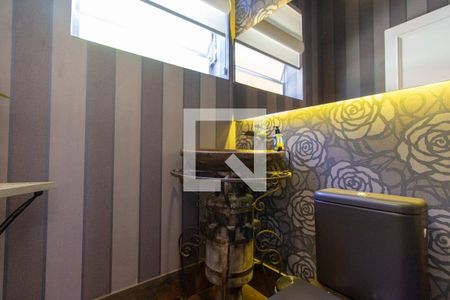 Casa à venda com 350m², 6 quartos e 6 vagas Casa à venda com 350m², 6 quartos e 6 vagasLavabo Sala 1º Andar