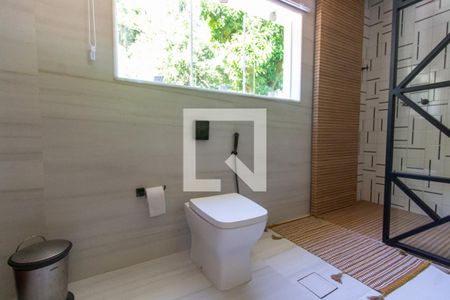 Casa à venda com 350m², 6 quartos e 6 vagas Casa à venda com 350m², 6 quartos e 6 vagasBanheiro Closet Suite 1