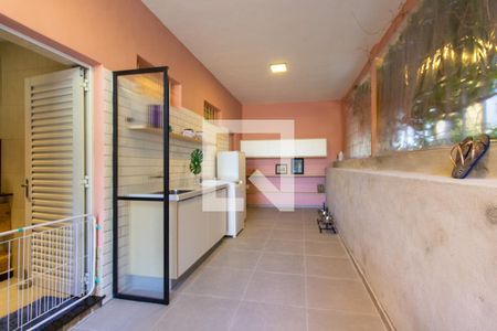 Casa à venda com 350m², 6 quartos e 6 vagas Casa à venda com 350m², 6 quartos e 6 vagasÁrea de Serviço