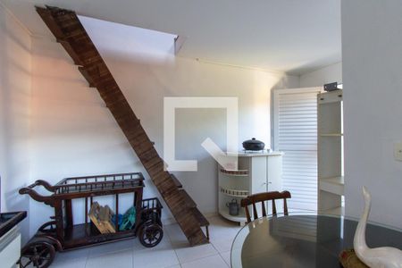 Casa à venda com 350m², 6 quartos e 6 vagas Casa à venda com 350m², 6 quartos e 6 vagasCasa de Hóspedes