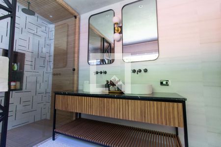 Casa à venda com 350m², 6 quartos e 6 vagas Casa à venda com 350m², 6 quartos e 6 vagasBanheiro Closet Suite 1