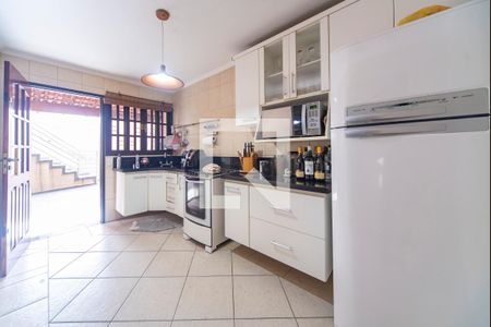 Casa à venda com 175m², 2 quartos e 1 vaga Casa à venda com 175m², 2 quartos e 1 vagaCozinha