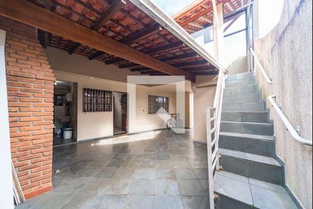 Casa à venda com 175m², 2 quartos e 1 vaga Casa à venda com 175m², 2 quartos e 1 vagaQuintal e Churrasqueira