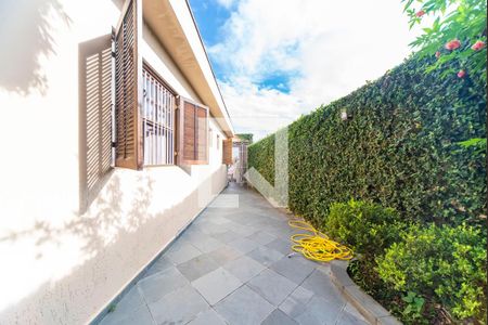 Casa à venda com 175m², 2 quartos e 1 vaga Casa à venda com 175m², 2 quartos e 1 vagaQuintal lateral