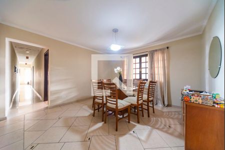 Casa à venda com 175m², 2 quartos e 1 vaga Casa à venda com 175m², 2 quartos e 1 vagaSala de Jantar/copa