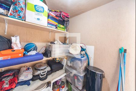 Casa à venda com 175m², 2 quartos e 1 vaga Casa à venda com 175m², 2 quartos e 1 vagaQuarto de Serviço