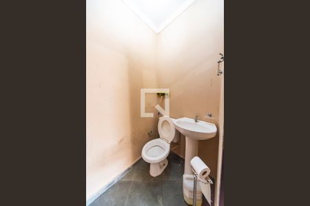 Casa à venda com 175m², 2 quartos e 1 vaga Casa à venda com 175m², 2 quartos e 1 vagaBanheiro de Serviço