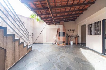 Casa à venda com 175m², 2 quartos e 1 vaga Casa à venda com 175m², 2 quartos e 1 vagaQuintal e Churrasqueira