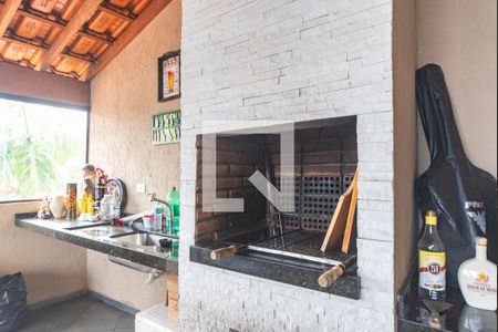 Casa à venda com 175m², 2 quartos e 1 vaga Casa à venda com 175m², 2 quartos e 1 vagaPia e Churrasqueira