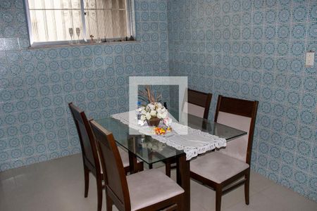 Casa à venda com 340m², 4 quartos e 3 vagas Casa à venda com 340m², 4 quartos e 3 vagasCopa