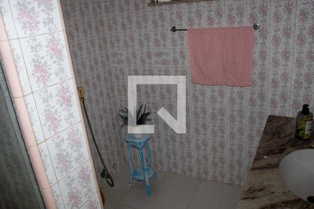Casa à venda com 340m², 4 quartos e 3 vagas Casa à venda com 340m², 4 quartos e 3 vagasBanheiro social