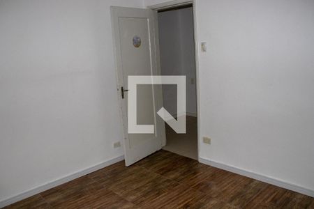 Casa à venda com 340m², 4 quartos e 3 vagas Casa à venda com 340m², 4 quartos e 3 vagasQuarto 2