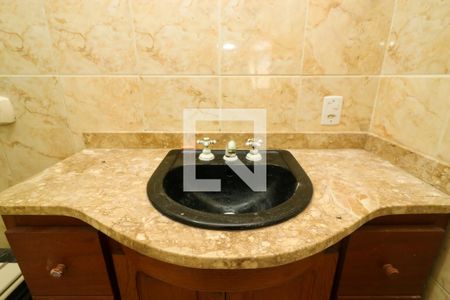 Casa à venda com 145m², 3 quartos e 1 vaga Casa à venda com 145m², 3 quartos e 1 vagaBanheiro Social