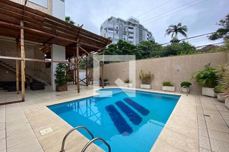 Apartamento à venda com 105m², 3 quartos e 2 vagasÁrea comum - Piscina