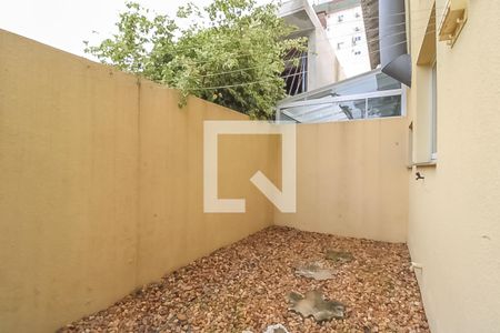 Casa de condomínio à venda com 155m², 3 quartos e 2 vagas Casa de condomínio à venda com 155m², 3 quartos e 2 vagasQuintal