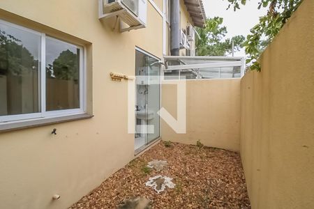 Casa de condomínio à venda com 155m², 3 quartos e 2 vagas Casa de condomínio à venda com 155m², 3 quartos e 2 vagasQuintal