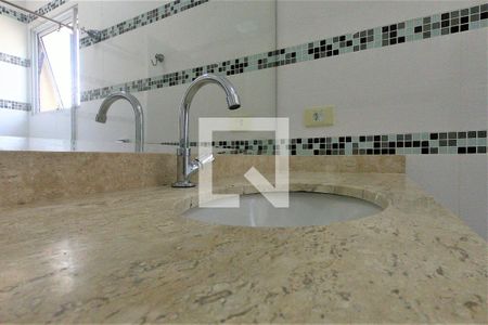 Casa à venda com 180m², 3 quartos e 4 vagasBanheiro Suíte 3