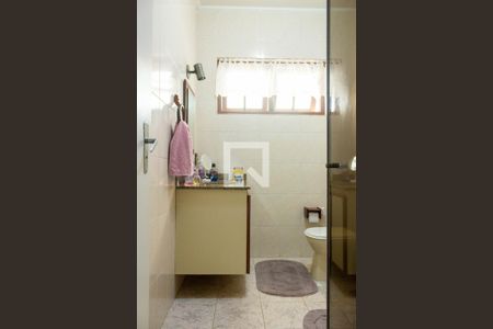 Casa à venda com 179m², 3 quartos e 2 vagas Casa à venda com 179m², 3 quartos e 2 vagasBanheiro Social