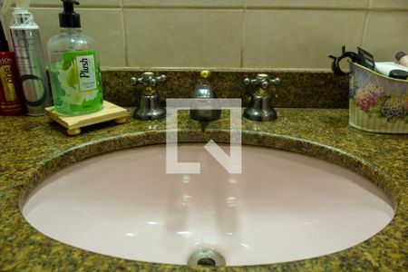 Casa à venda com 179m², 3 quartos e 2 vagas Casa à venda com 179m², 3 quartos e 2 vagasBanheiro Suíte