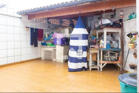 Casa à venda com 179m², 3 quartos e 2 vagas Casa à venda com 179m², 3 quartos e 2 vagasQuintal