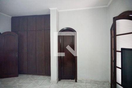 Casa à venda com 160m², 4 quartos e 2 vagasSuíte