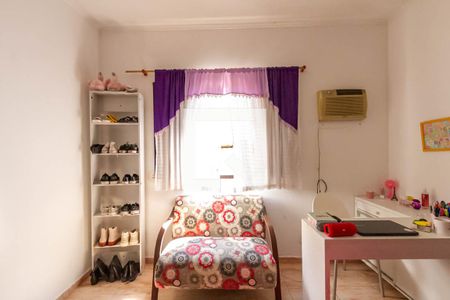 Casa à venda com 173m², 2 quartos e 2 vagas Casa à venda com 173m², 2 quartos e 2 vagasQuarto 1