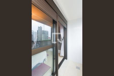 Apartamento à venda com 250m², 3 quartos e 3 vagas Apartamento à venda com 250m², 3 quartos e 3 vagasVARANDA