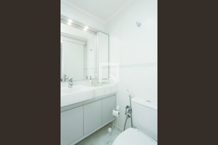 Apartamento à venda com 250m², 3 quartos e 3 vagas Apartamento à venda com 250m², 3 quartos e 3 vagasBANHEIRO SUITE 2