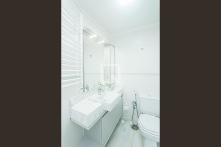 Apartamento à venda com 250m², 3 quartos e 3 vagas Apartamento à venda com 250m², 3 quartos e 3 vagasBANHEIRO SUITE 2