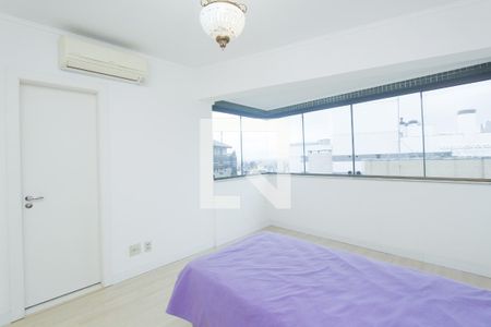 Apartamento à venda com 250m², 3 quartos e 3 vagas Apartamento à venda com 250m², 3 quartos e 3 vagasSUITE 1