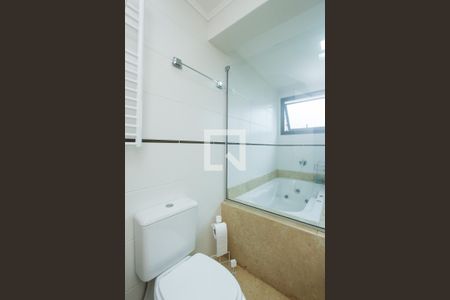 Apartamento à venda com 250m², 3 quartos e 3 vagas Apartamento à venda com 250m², 3 quartos e 3 vagasBANHEIRO SUITE 3