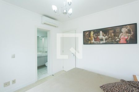 Apartamento à venda com 250m², 3 quartos e 3 vagas Apartamento à venda com 250m², 3 quartos e 3 vagasSUITE 2