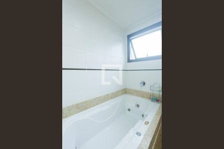 Apartamento à venda com 250m², 3 quartos e 3 vagas Apartamento à venda com 250m², 3 quartos e 3 vagasBANHEIRO SUITE 3