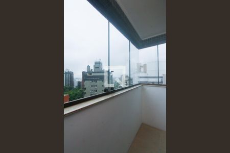 Apartamento à venda com 250m², 3 quartos e 3 vagas Apartamento à venda com 250m², 3 quartos e 3 vagasVARANDA