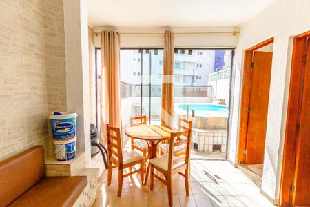 Sala de apartamento para alugar com 2 quartos, 100m² em Caiçara, Praia Grande