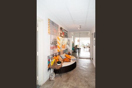 Casa à venda com 690m², 4 quartos e 4 vagas Casa à venda com 690m², 4 quartos e 4 vagasSaleta
