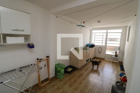 Casa à venda com 250m², 3 quartos e 6 vagasDetalhe da area de serviço