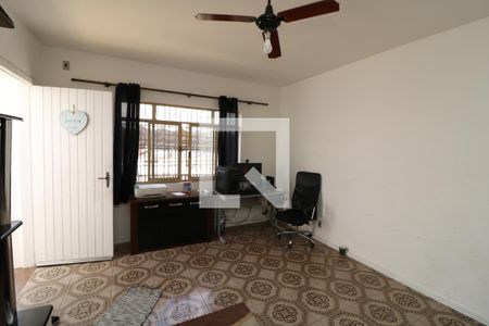 Casa à venda com 250m², 3 quartos e 6 vagasSala - Casa 2